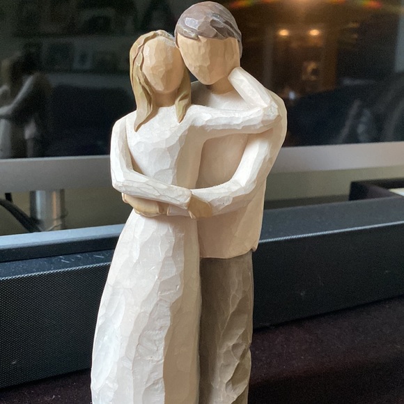 Popular Hallmark Willow Tree figurine named  “Together “ - Picture 4 of 4